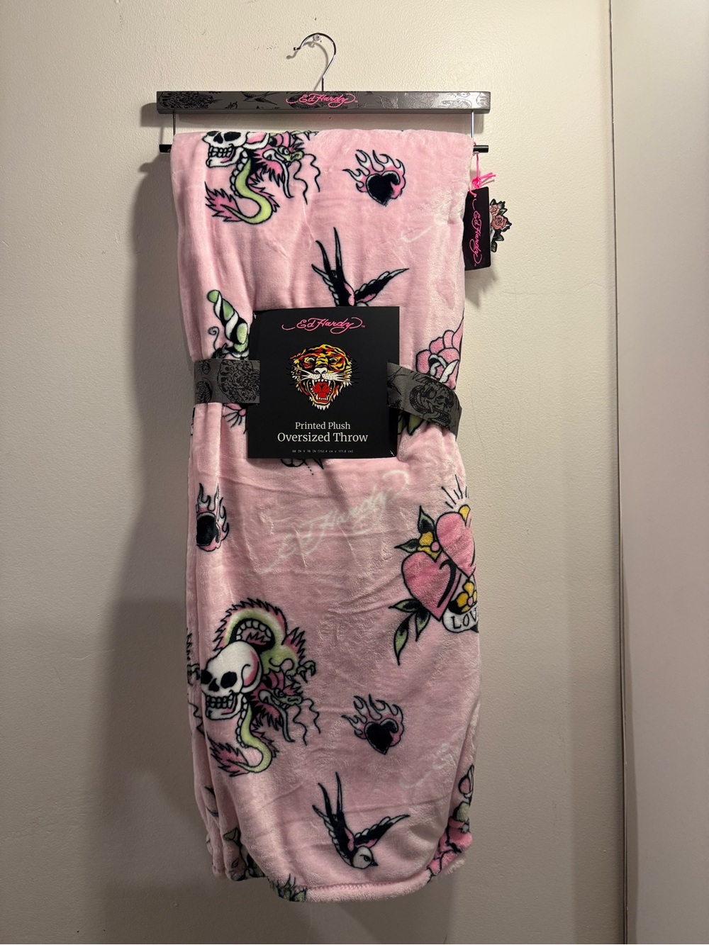 Ed Hardy Skulls & Dragons Tattoo Oversized Pink Throw Blanket NWT